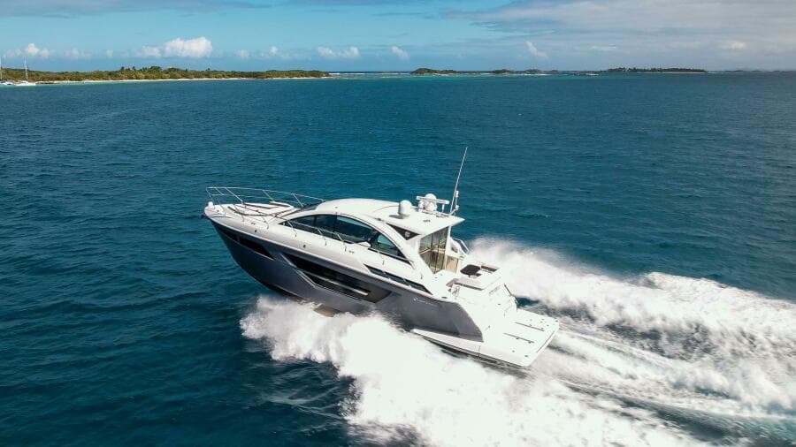 2019 Cruisers Yachts 50 Cantius