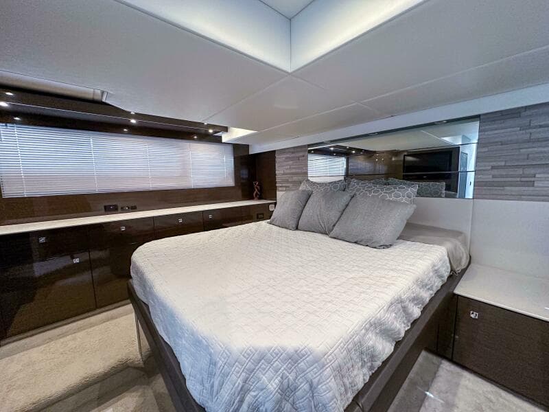 2019 Cruisers Yachts 50 Cantius