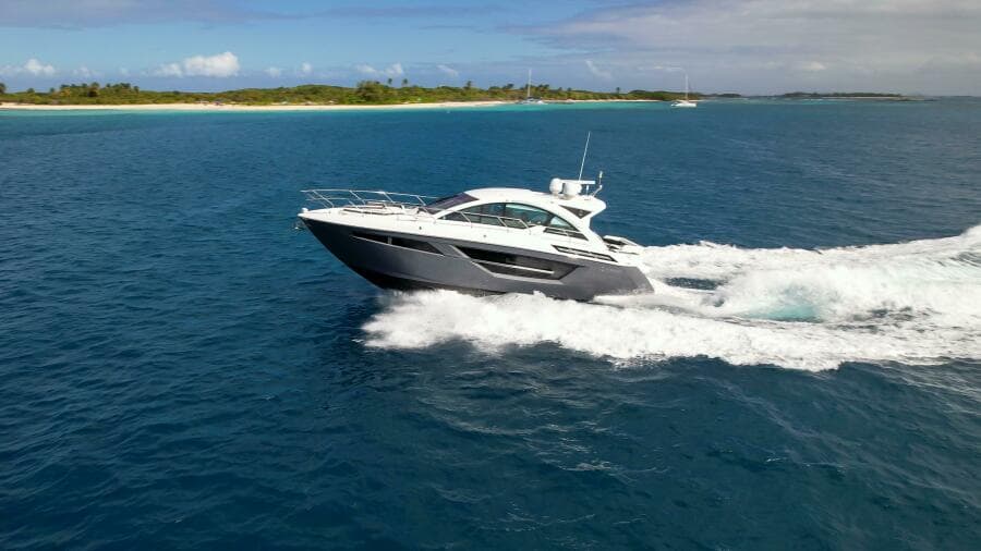 2019 Cruisers Yachts 50 Cantius