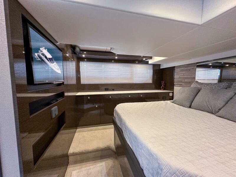 2019 Cruisers Yachts 50 Cantius