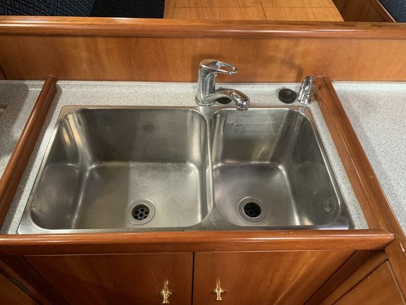 2004 ShearWater 45