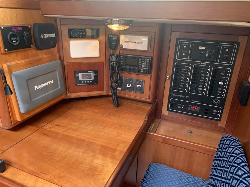 2004 ShearWater 45