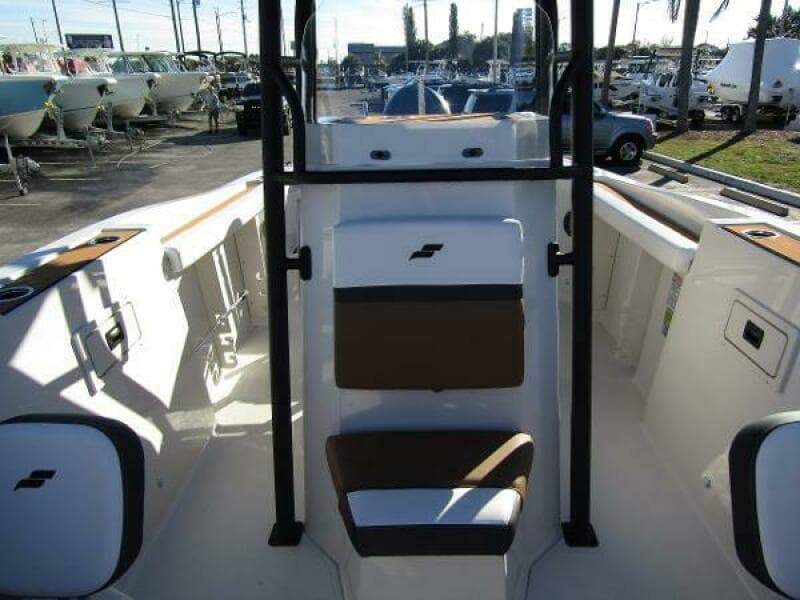 2024 Starcraft SVX 231 OB CC
