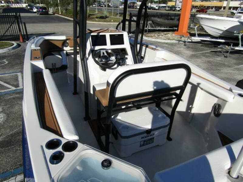 2024 Starcraft SVX 231 OB CC