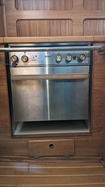 1993 Sabre 38