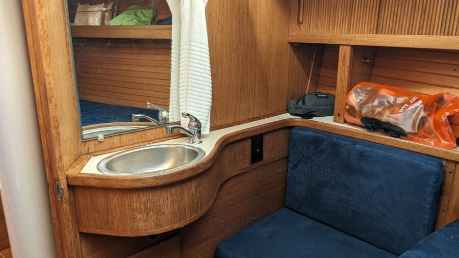 1993 Sabre 38
