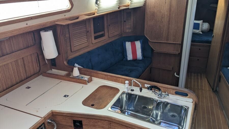 1993 Sabre 38