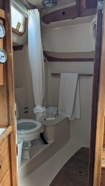 1993 Sabre 38