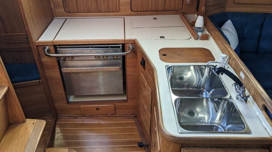 1993 Sabre 38