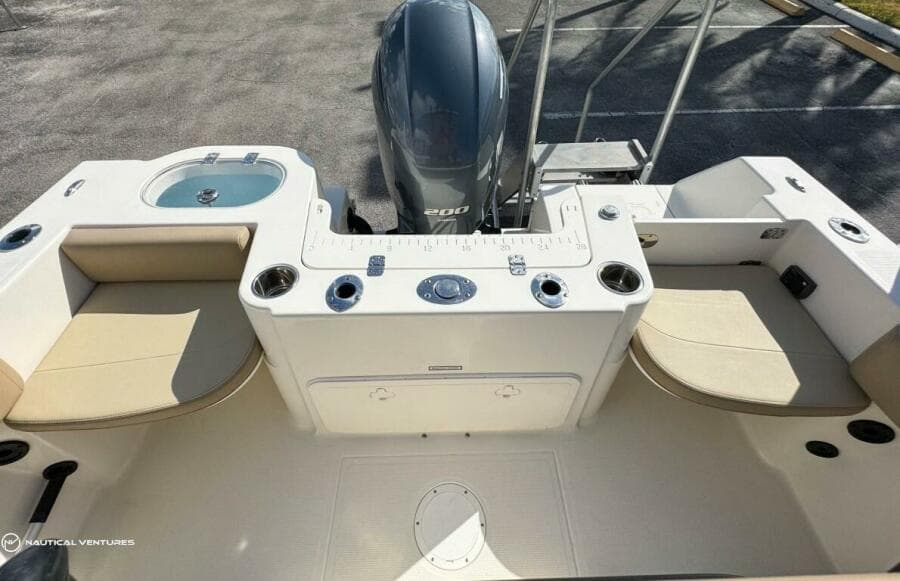 2019 Sailfish 220 CC