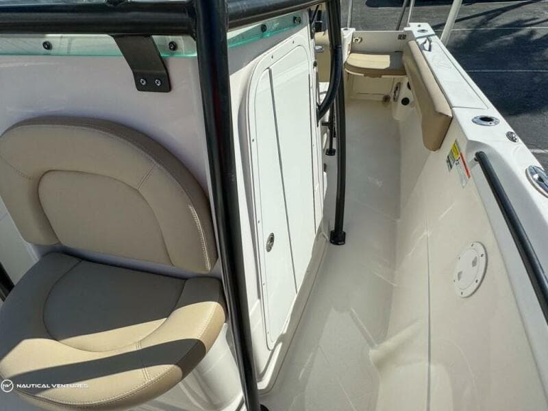 2019 Sailfish 220 CC