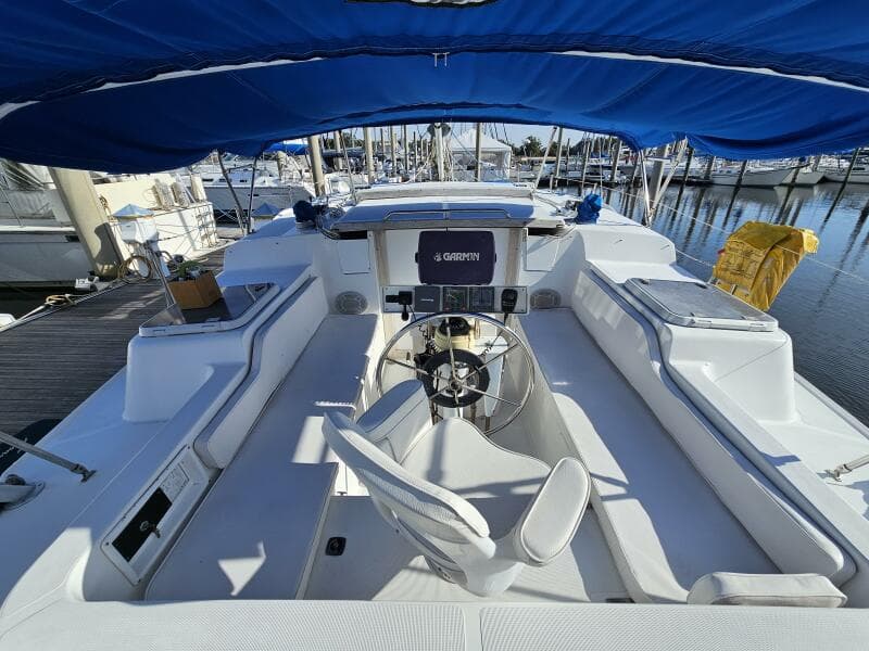 1992 Endeavour Catamaran 30
