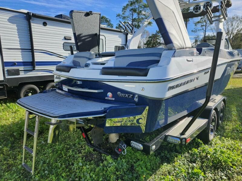2018 Malibu Wakesetter 24 MXZ