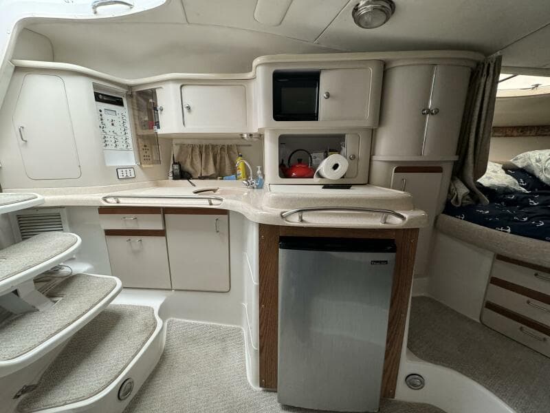 1998 Chris-Craft 320 Express Cruiser