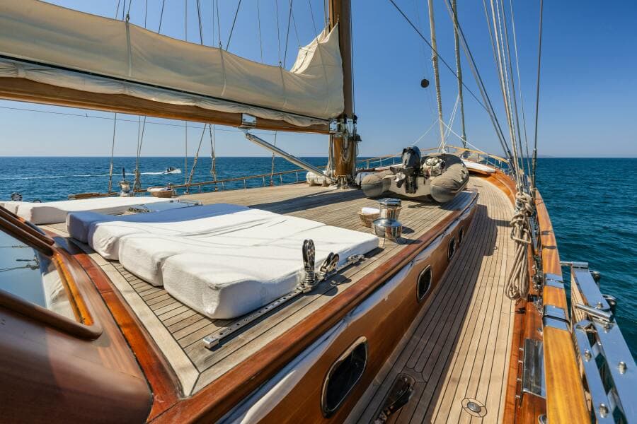 2013 East Yachting Custom