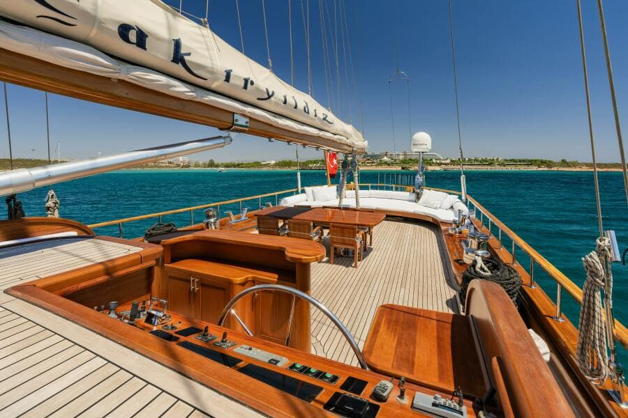 2013 East Yachting Custom