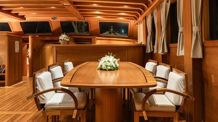 2013 East Yachting Custom