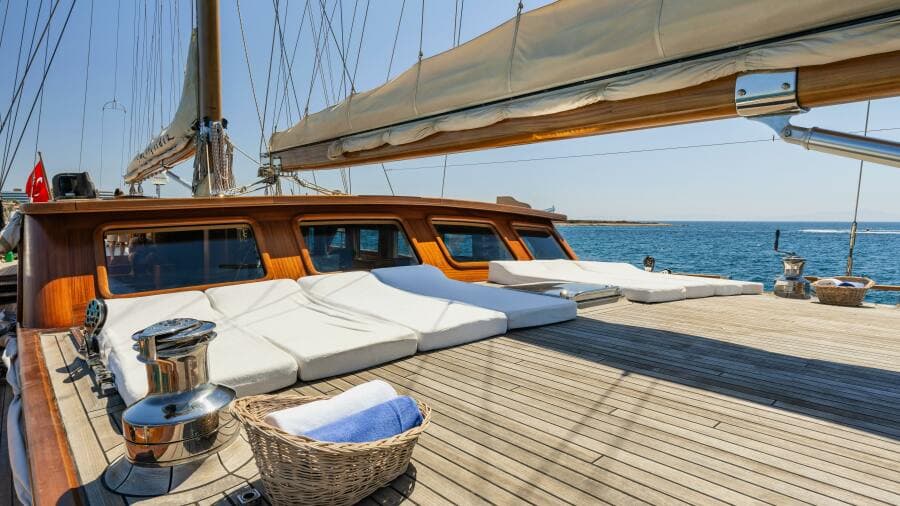 2013 East Yachting Custom