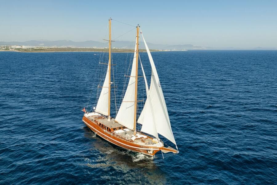 2013 East Yachting Custom