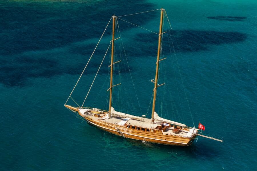 2013 East Yachting Custom