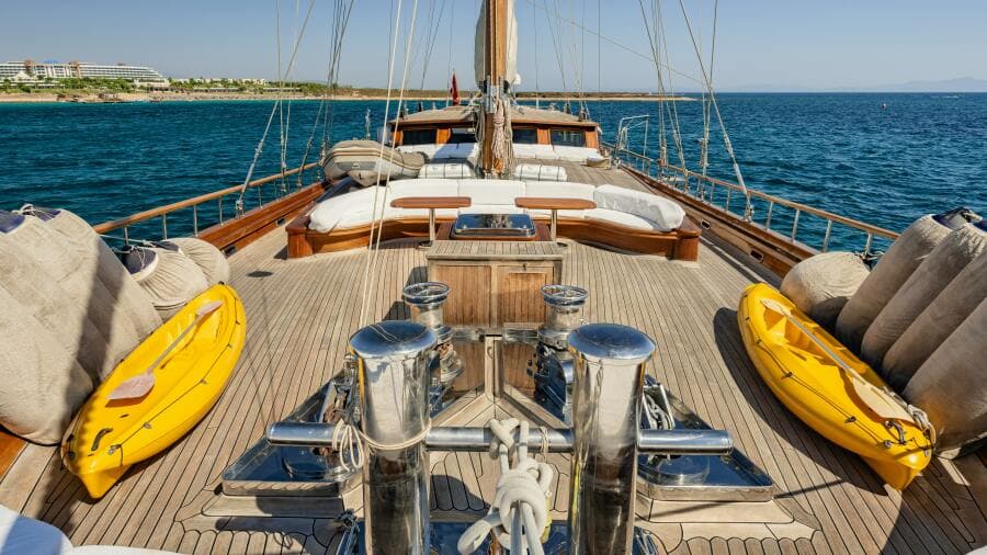 2013 East Yachting Custom