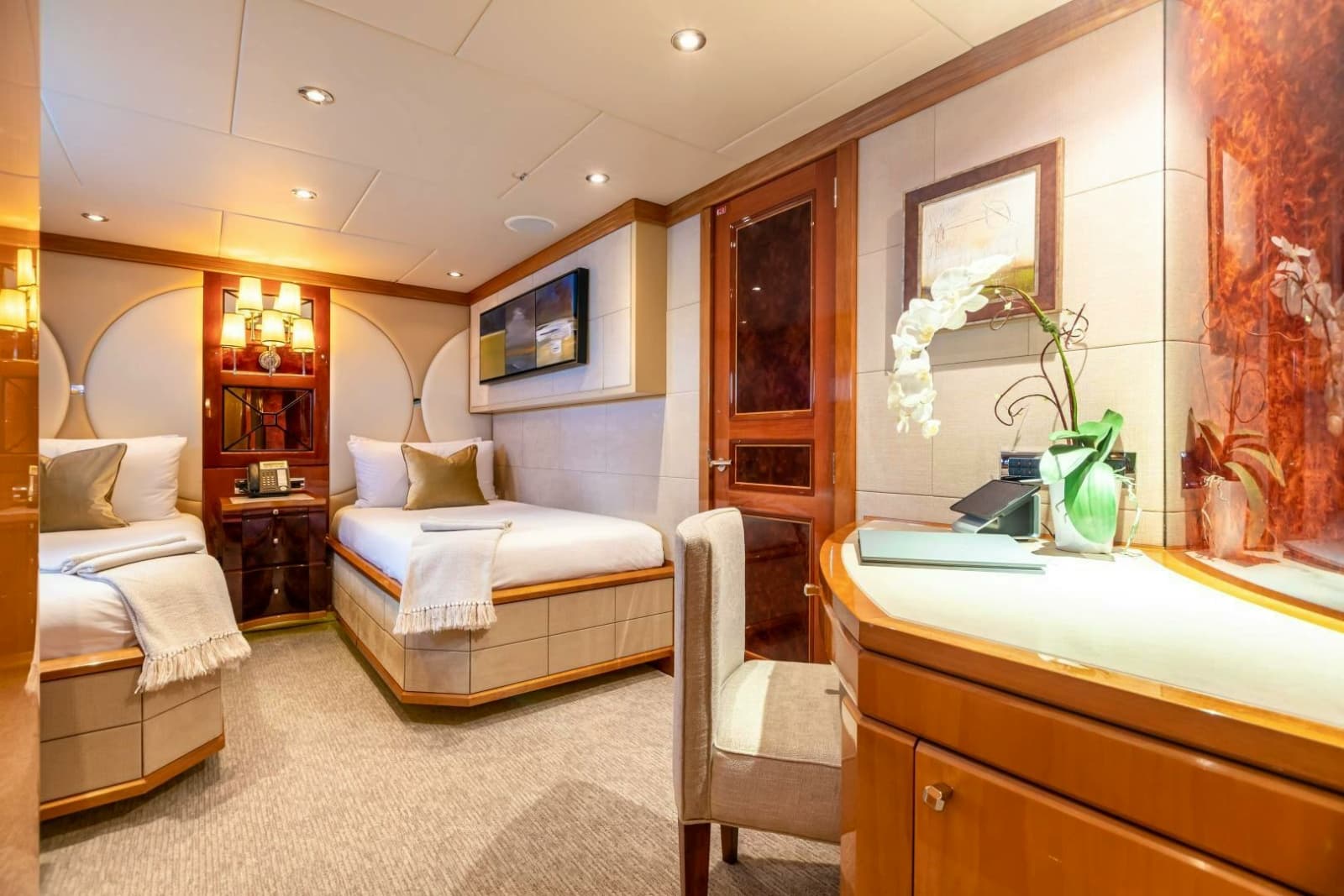 2011 Trinity Yachts Trinity 164