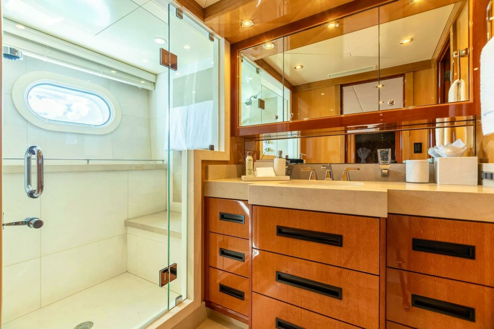 2011 Trinity Yachts Trinity 164