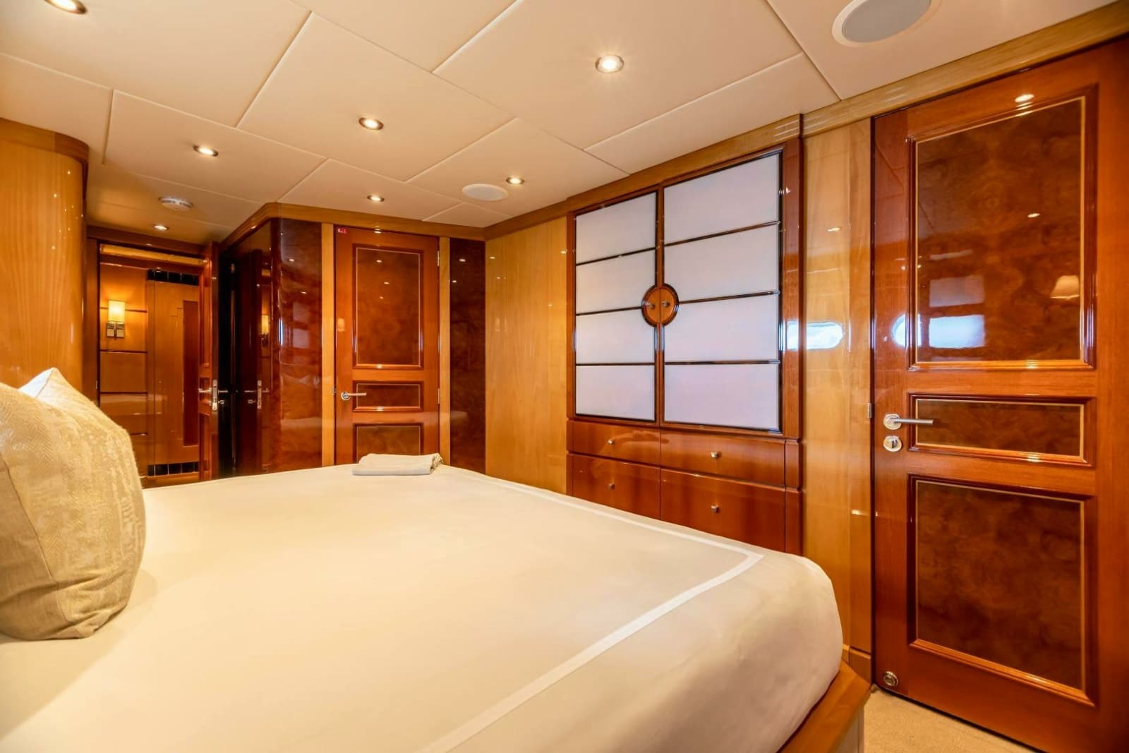 2011 Trinity Yachts Trinity 164