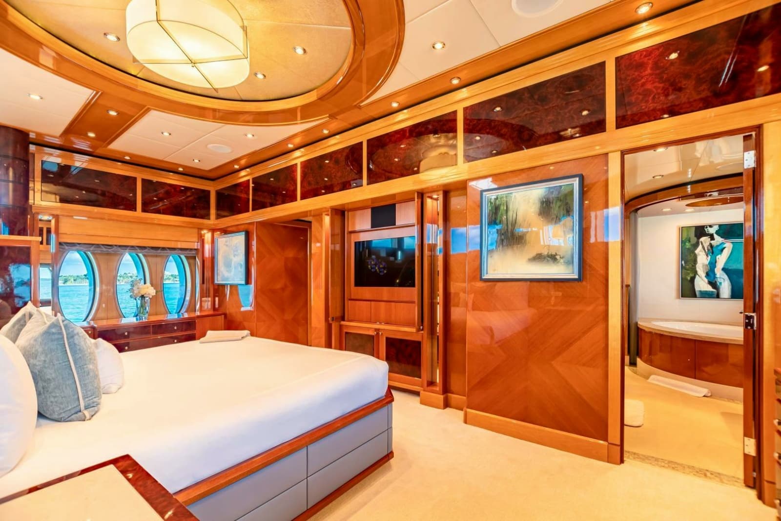 2011 Trinity Yachts Trinity 164
