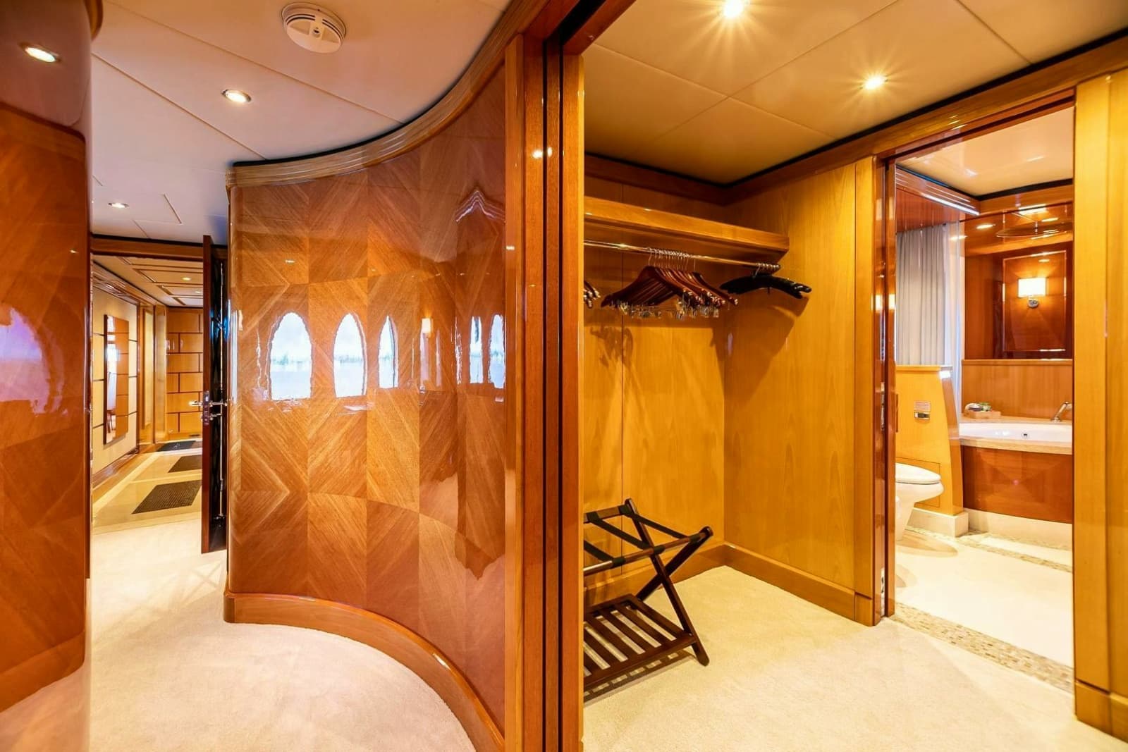 2011 Trinity Yachts Trinity 164