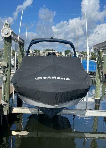 Bow Cover On Lift