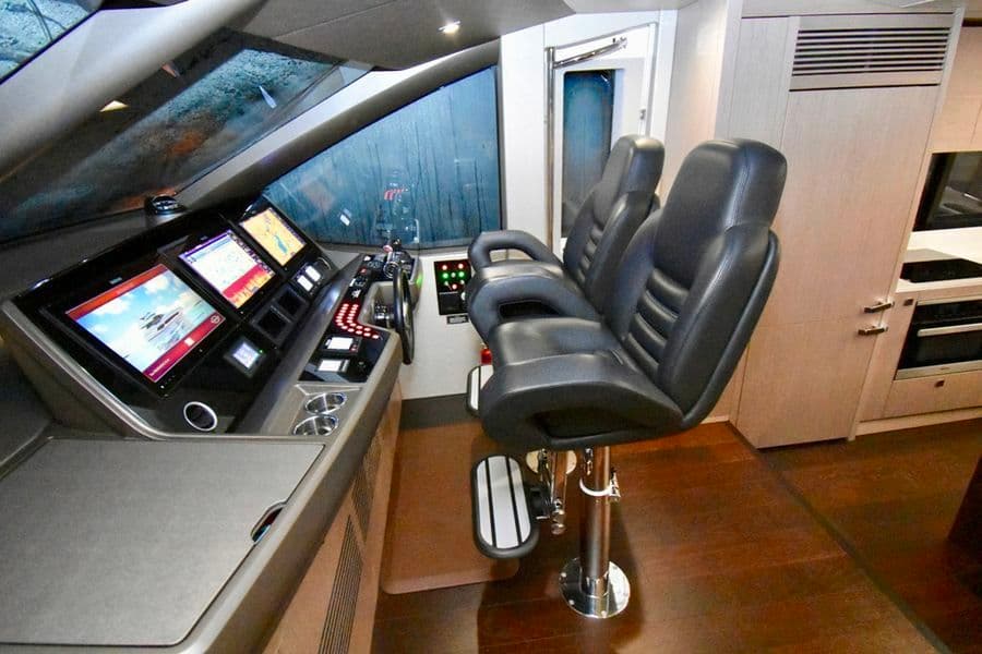2018 Sunseeker Yacht