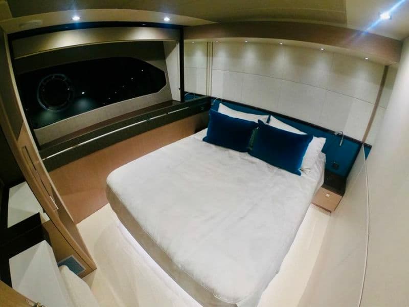2018 Sunseeker Yacht