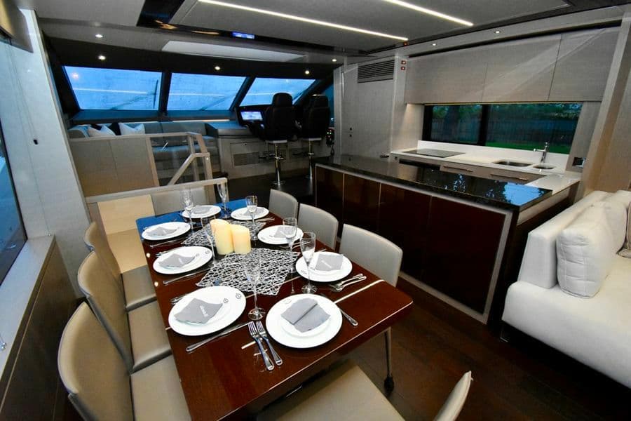 2018 Sunseeker Yacht