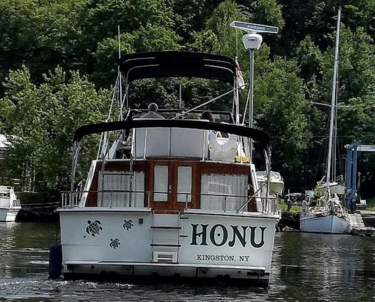 1984 Carver Mariner