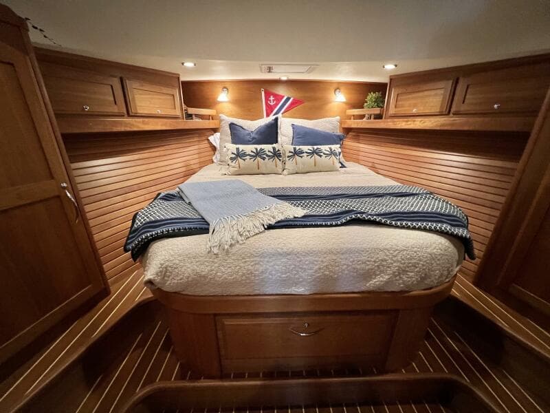 2017 Sabre 48 Salon Express