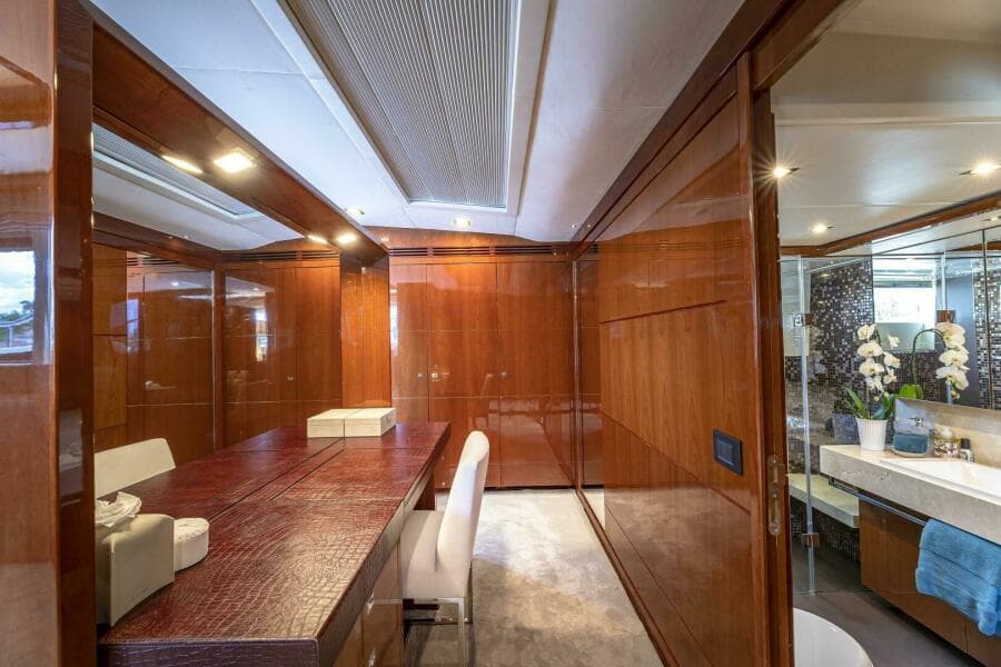 2012 Princess 104 - On deck master