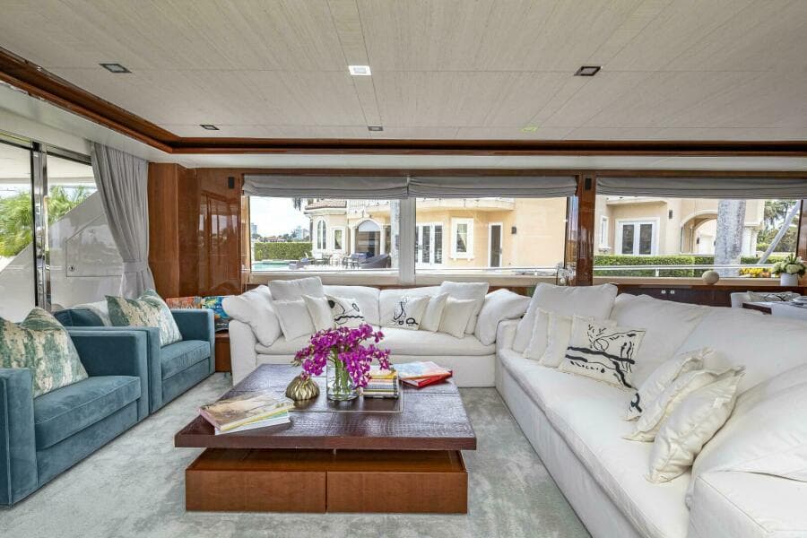 2012 Princess 104 - Salon