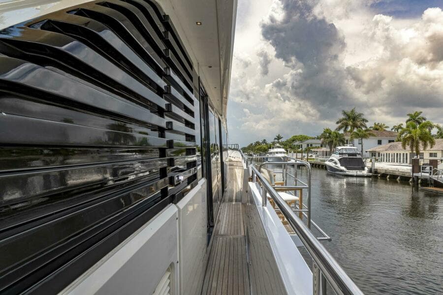 2012 Princess 104 - side walkaround