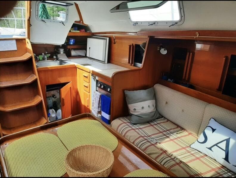 1988 J Boats 