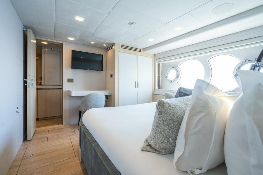 2021 Monte Carlo Yachts MCY 96
