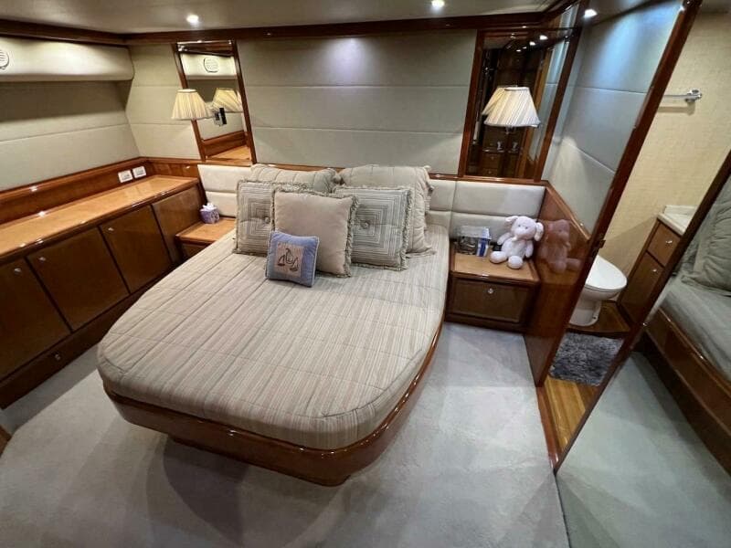 2004 Bertram 67