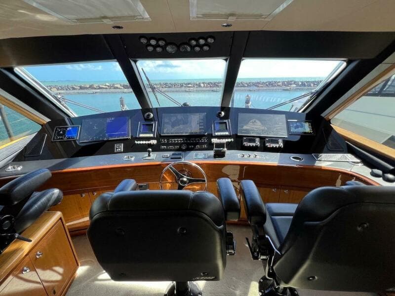 2004 Bertram 67