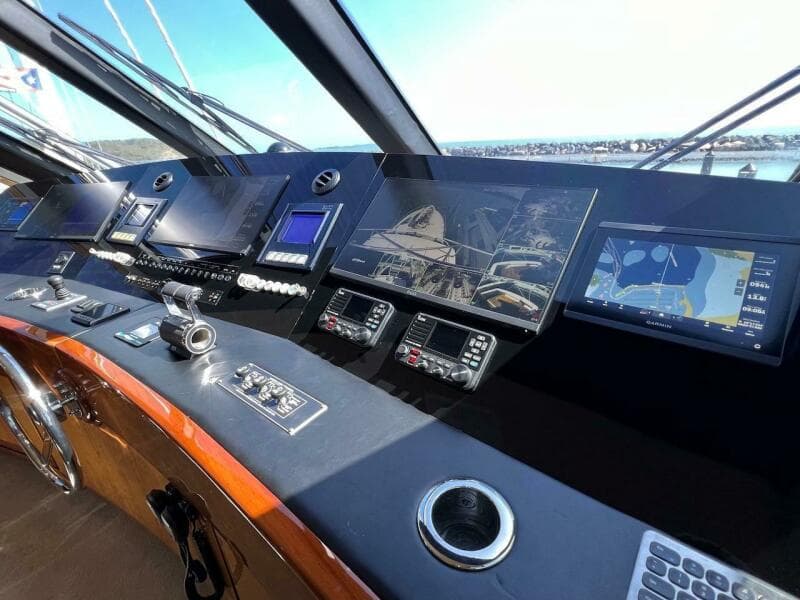 2004 Bertram 67