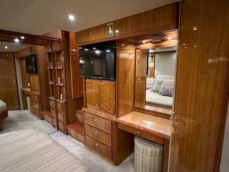 2004 Bertram 67