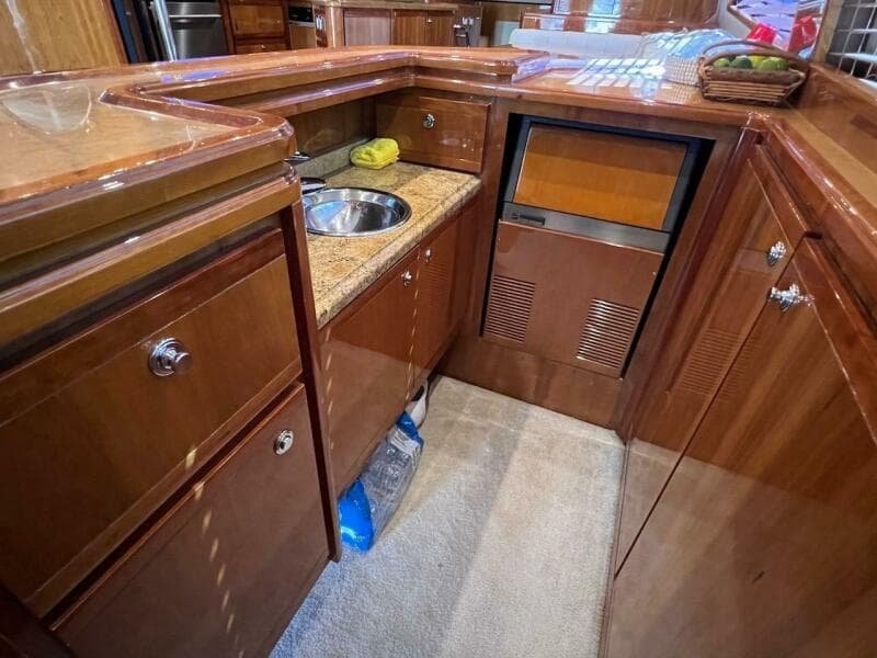 2004 Bertram 67
