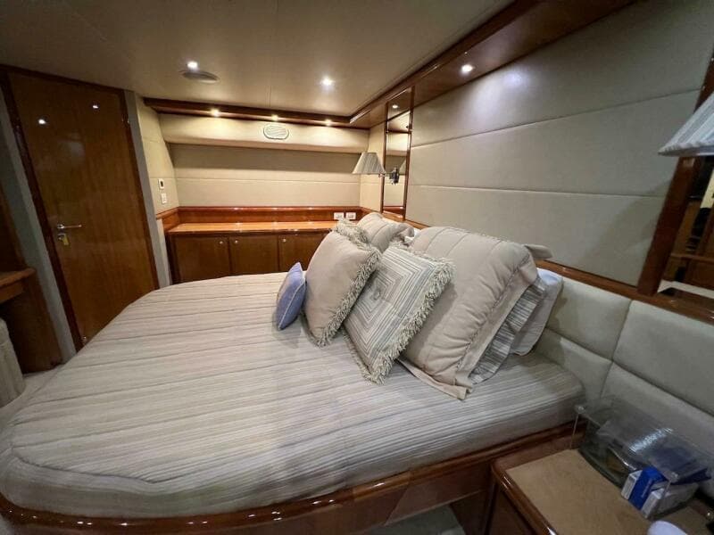 2004 Bertram 67