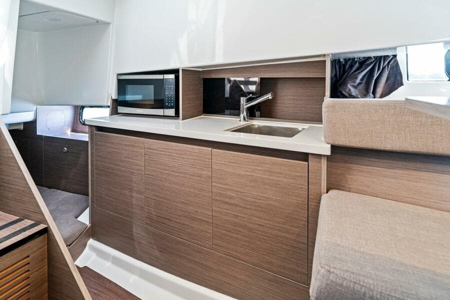 2027 Beneteau Flyer 9 SUNdeck