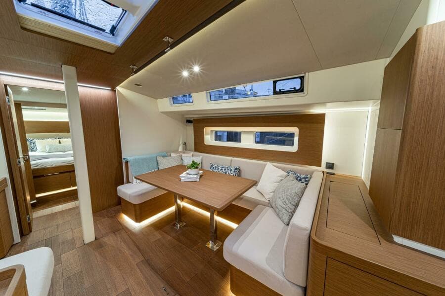 2025 BENETEAU Oceanis Yacht 54