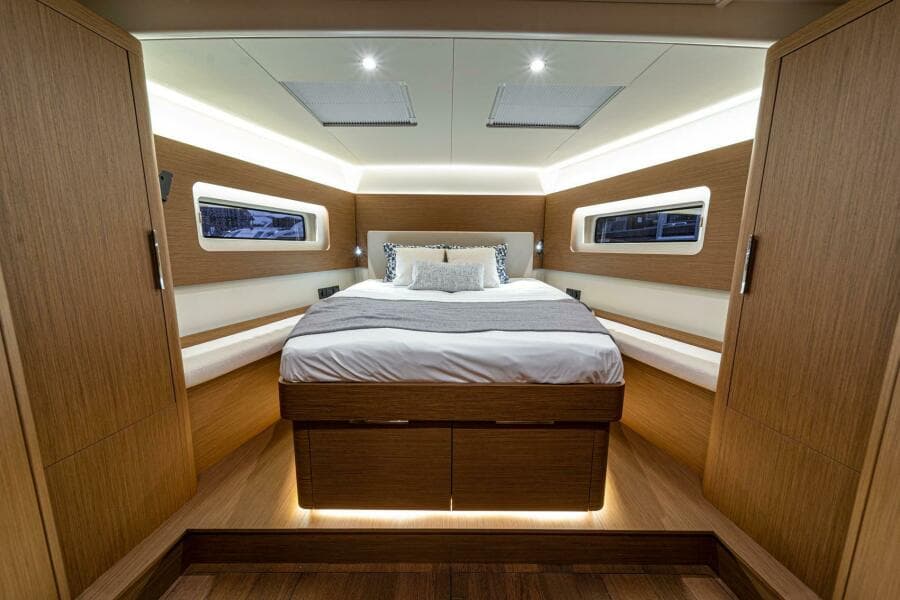 2025 BENETEAU Oceanis Yacht 54